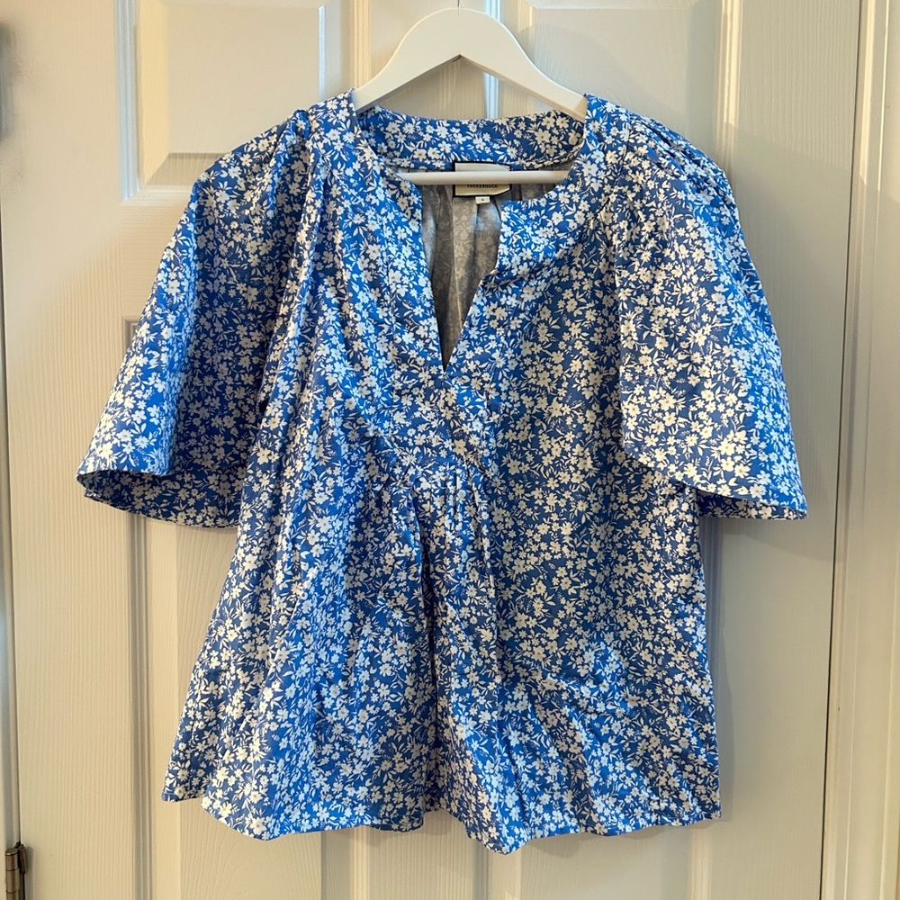 TUCKERNUCK  Blooms on Broad Finley Flutter Sleeve Top Size S